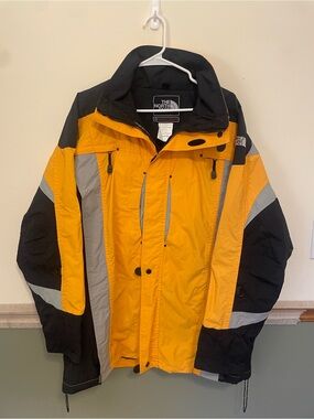 The North Face Men’s VTG Summit Series Tech Color Block Jacket